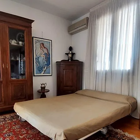 Giuliana's House Apartman *